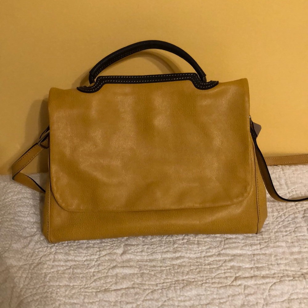 Gold Italian leather shoulder bag
